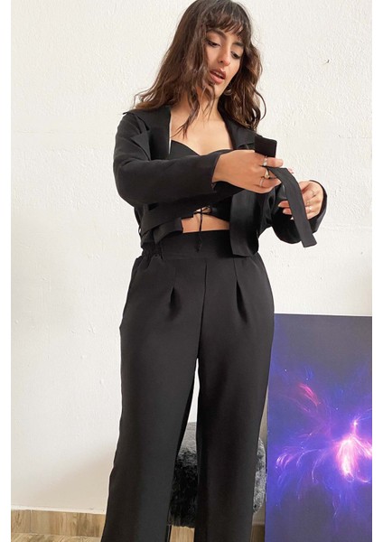 Kadın Bağlamalı Mini Siyah Ceket indirimleri