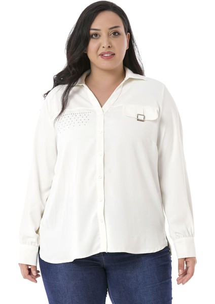 Büyük Beden Süs Cep Kapaklı Taş ve Toka Detaylı Katlamalı Kollu Beyaz Gömlek