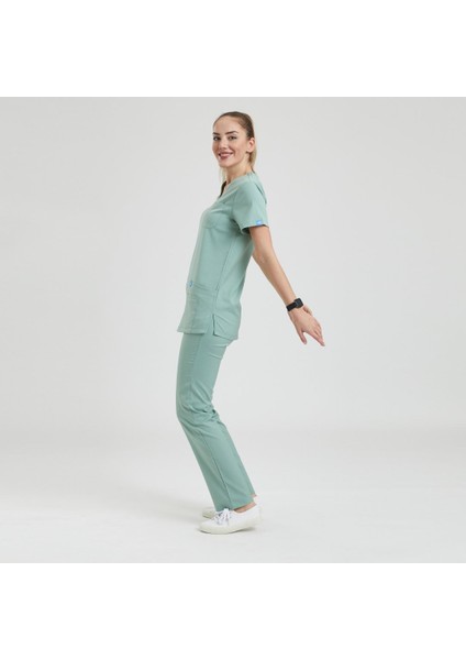 Likralı Dinamik Basic Doktor, Hemşire Forması – Kadın, Mint Yeşil