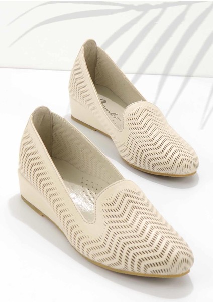 Bej Hakiki Deri Kadın Dolgu Topuklu Ayakkabı K01531180303