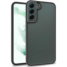 Caseworld Samsung Galaxy S22 Kapak Metal Kamera Korumalı Arkası Şeffaf Silikon Kılıf - Siyah