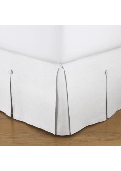 Beyaz Yırtmaç ve Düğme Süsleriyle Çok Şık Baza Eteği