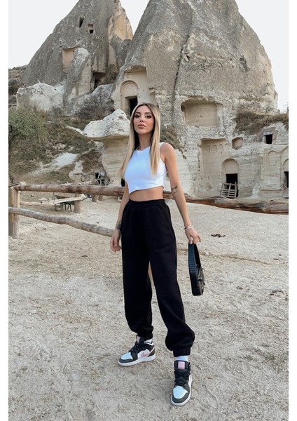 Kadın Siyah Oversize Bol Kalıp Paçası Lastikli Eşofman Altı modelleri