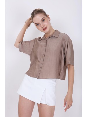Vitrin Önden Düğmeli Kısa Kol Gömlek