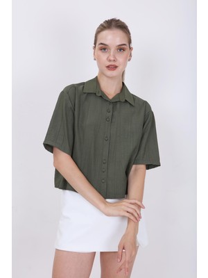 Vitrin Önden Düğmeli Kısa Kol Gömlek