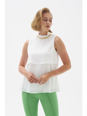 Aksesuar Detaylı Volanlı Bluz - Ekru