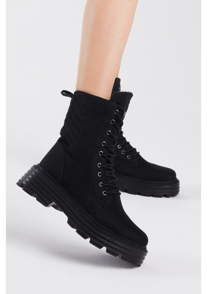 Kadın Siyah Süet Desenli Rahat Kalıp Bağcıklı Bot