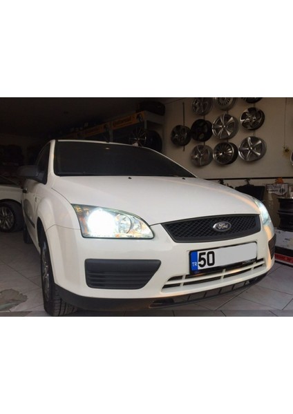 Oto h.i.t. Ford Focus 2 Kısa Farlar Için Uyumlu Şimşek Etkili LED Xenon Beyaz Far Ampulü