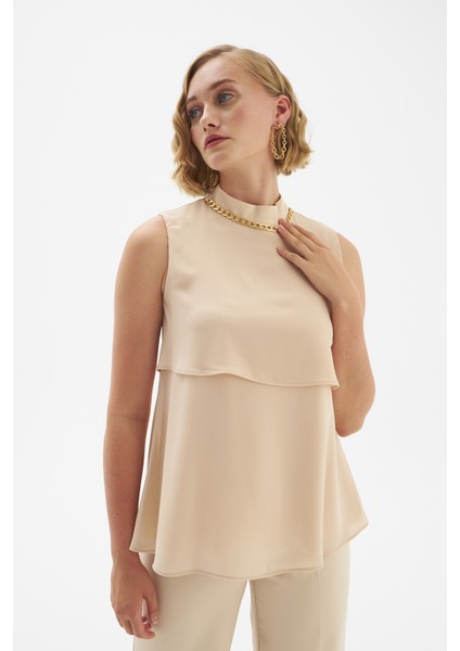 Aksesuar Detaylı Volanlı Bluz - Bej