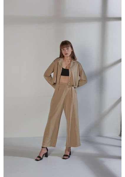 Bej Crop Takım