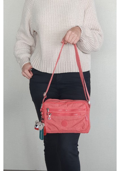 Kadın Çok Cepli Ayarlanabilir Çapraz Askılı Omuz Çantası modelleri