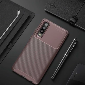 Huawei P30 Kılıf Karbon Dokulu Silikon - Kahverengi