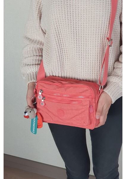 Kadın Çok Cepli Ayarlanabilir Çapraz Askılı Omuz Çantası