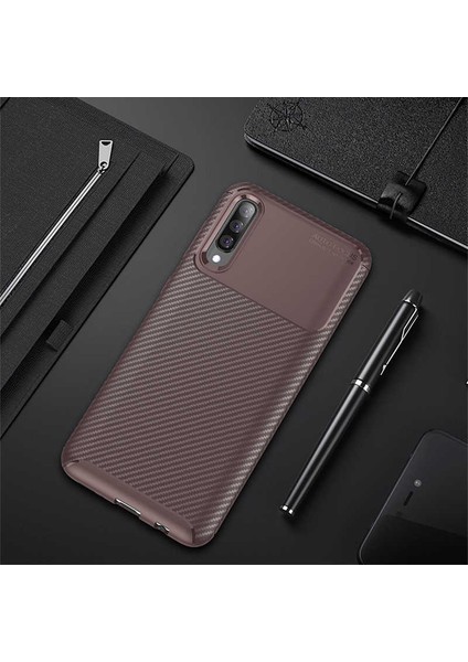 Galaxy A70 Kılıf Karbon Dokulu Silikon - Kahverengi