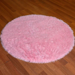 Yuvarlak Post Halı Tavşan Tüyü Pembe Halı-Do-Tav 80 x 80  Cm