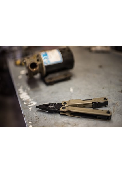 Rebar Coyote Tan Multitool