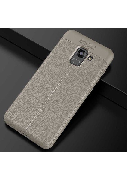 Galaxy A8 Plus 2018 Kılıf Deri Dokulu Kamera Korumalı Silikon - Gri