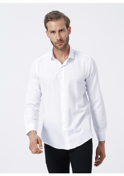 Klasik Yaka Armürlü Beyaz Erkek Gömlek GM2024700325 modelleri