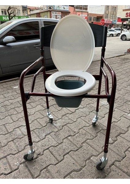 Plastik Kapaklı Tekerlekli Tuvaletli Hasta Sandalyesi