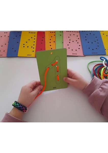 Montessori Ipli Ip Geçirmeli Eğitici Eğlenceli Ince Motor Beceri Temelli Ahşap Rakam Seti Montessori