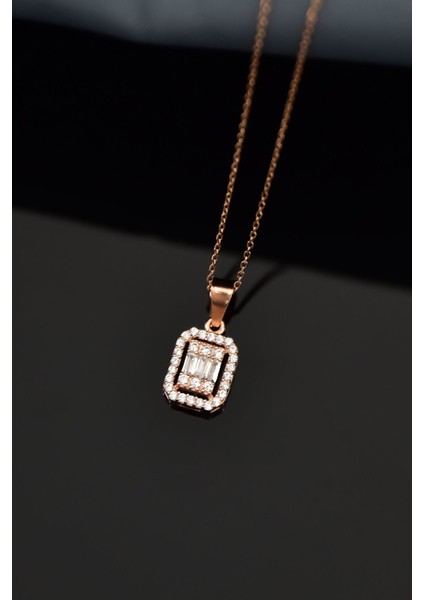 925 Ayar Gümüş Rodyum Kaplama Zirkon Baget Kare Taşlı Kolye
