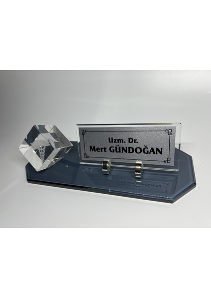 Füme Cam Masaüstü Isimlik Küp Patlatma Doktorlara Eczacı Logolu Hediyelik Gümüş Renk modelleri