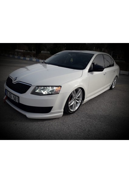 Skoda Octavia Yan Marşpiyel (Plastik)