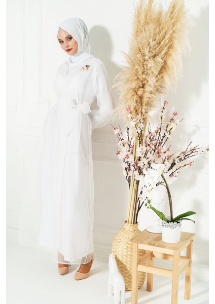 Organze Kuşaklı Tesettür Beyaz Abaya Takım 3433 fiyatları