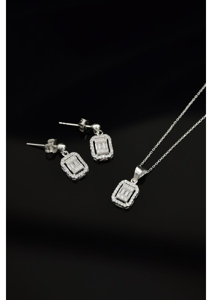 Papatya Silver 925 Ayar Gümüş Rose Kaplama Zirkon Baget Taşlı Çivili Küpe ve Tepelikli Baget Kare Taş Kolye Set