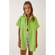 Hazelin Kadın Fıstık Yeşili Oversize Uzun Kısa Kollu Basic Poplin Gömlek HZL22S-BD1201201