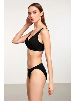 Kom Esnek Dantelli Rosennas Rahat Askılı Toparlayıcı Sütyen