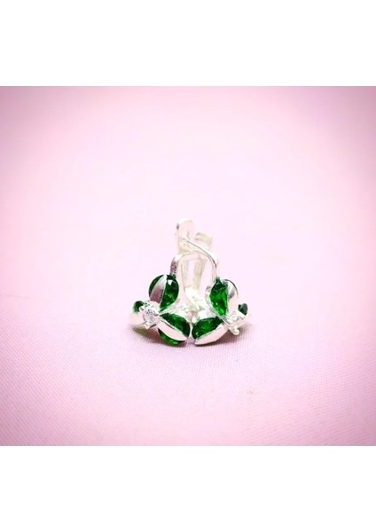 Zümrüt Taşlı Çocuk Küpesi