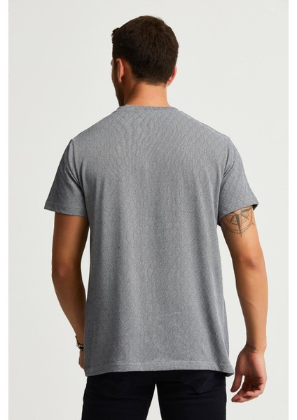 Cep Detaylı Desenli T-Shirt (E22-74500) fırsatları