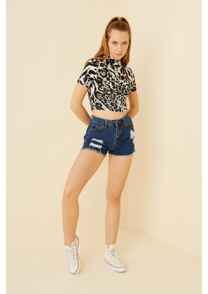 Kadın Gri Siyah Leopar Desenli Kısa Kol Crop fırsatları