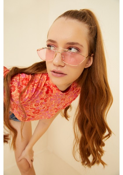 Kadın Pembe Kır Çiçeği Desenli Kısa Kol Crop Bluz