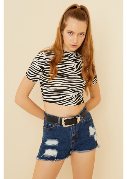 Kadın Siyah Beyaz Zebra Desenli Kısa Kol Crop Bluz fiyatları