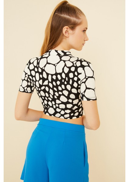 Kadın Siyah Zürafa Desenli Kısa Kol Crop Bluz modelleri