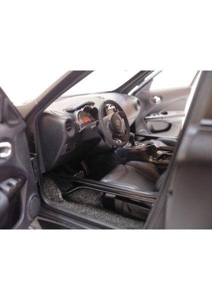 Nıssan Juke R 2.0 Matt Black auto art 1:18 Ölçekli Modelaraba modelleri