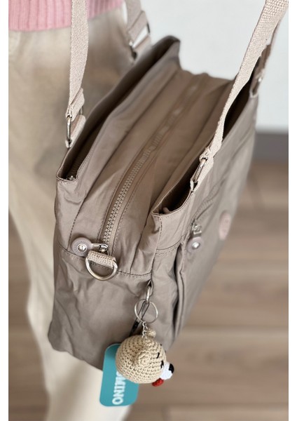 Kadın Çapraz Askılı Omuz Çantası Çok Cepli Ayarlanabilir 33X23CM + Anahtarlık Hediyeli fırsatları