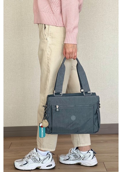 Kadın Çapraz Askılı Omuz Çantası Çok Cepli Ayarlanabilir 33X23CM + Anahtarlık Hediyeli indirimleri