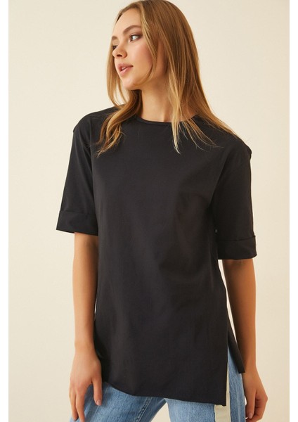 Kadın Siyah Bisiklet Yaka Yandan Yırtmaçlı Kolu Katlı Oversize Örme T-Shirt HZL22S-BD143251