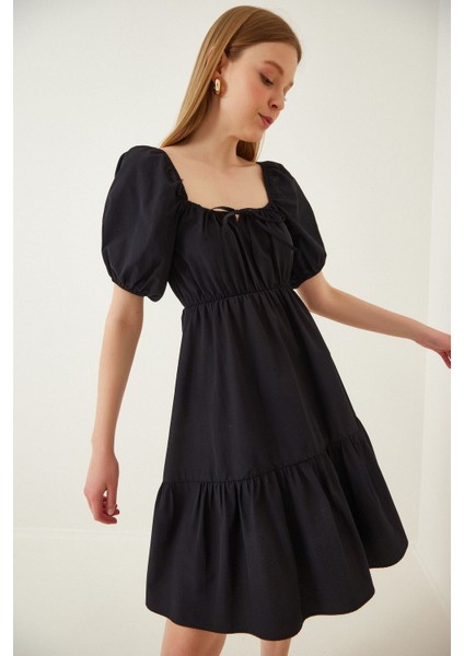 Kadın Siyah Büzgülü Yaka Lastikli Bel Kloş Poplin Elbise HZL22S-BD123511 fiyatları