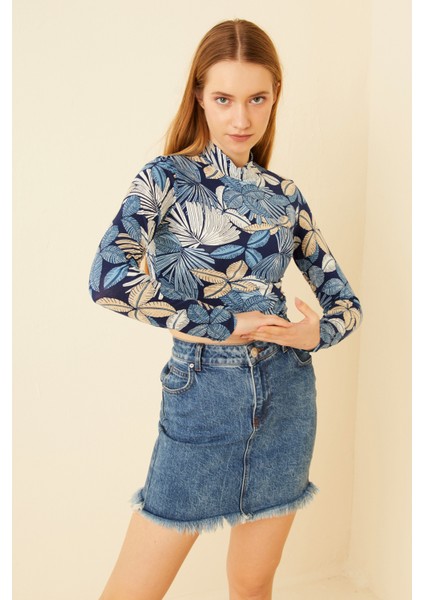 Kadın Indigo Yaprak Desenli Uzun Kol Crop Bluz