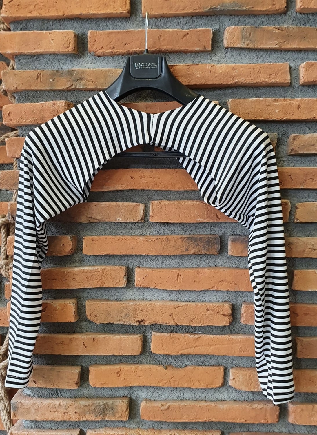 Moda Canel Kadın Tesettür Içe Giyilen Siyah Beyaz Çizgili Uzun Kol Bolero MCBLR003