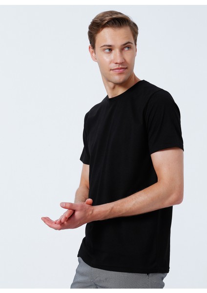 O Yaka Düz Siyah Erkek T-Shirt TS1014000239 modelleri