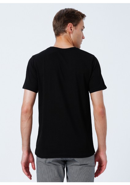 O Yaka Düz Siyah Erkek T-Shirt TS1014000239 fırsatları