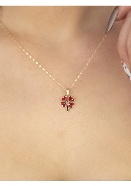 14 Ayar Altın Kalpli Yonca Modeli Ezme Kolye