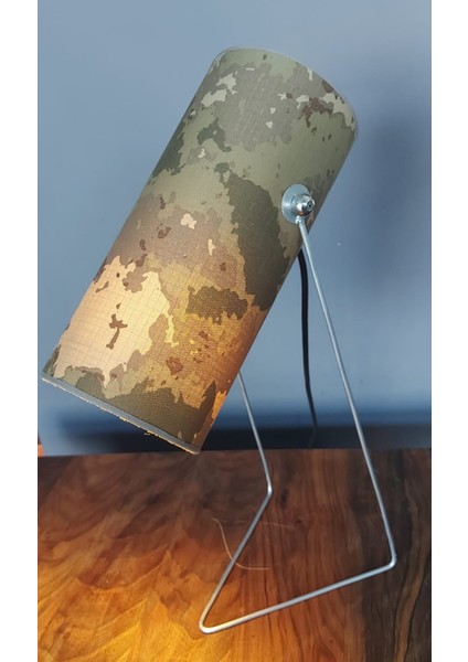 Silindir Kamuflaj Kumaş Metal Ayaklı Masa Lambası 26 x 12 cm