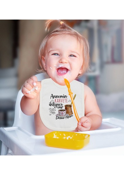 Kids Kişiye Özel Annemin Kahveye Ihtiyacı Var Tasarımlı Bebek Mama Önlüğü - Model 1