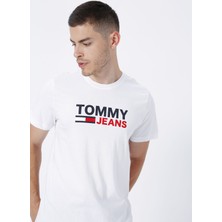 Tommy Jeans Bisiklet Yaka Baskılı Beyaz Erkek T-Shirt DM0DM15379-YBR_TJM Corp Logo Tee